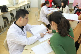 三門峽市第一高級中學舉辦教師健康與教育咨詢活動